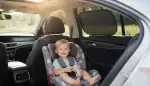 Kühle Fahrten: Sonnenschutz für lange Autofahrten