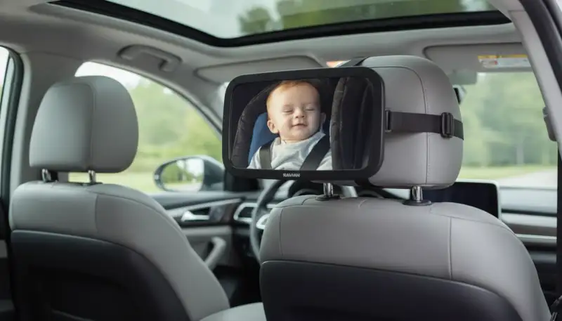 Sichtkontakt sicherstellen: Babyspiegel fürs Auto
